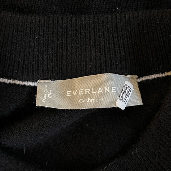 Everlane Black Cashmere Crewneck Sweater Size Small Classic Minimalist - Picture 4 of 7